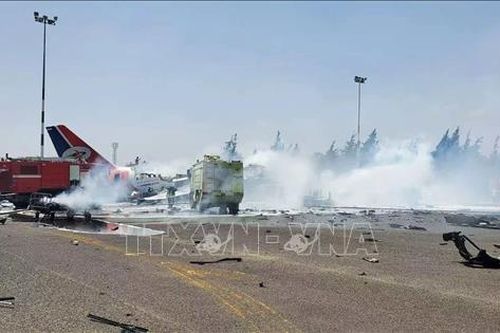 Israel tấn công sân bay quốc tế Sanaa ở Yemen