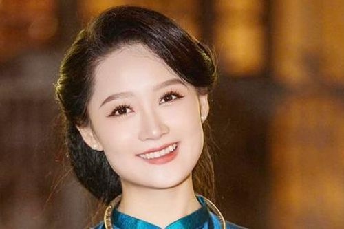 'BTV trẻ nhất Thời sự 19h' xuất hiện xinh đẹp sau sinh con