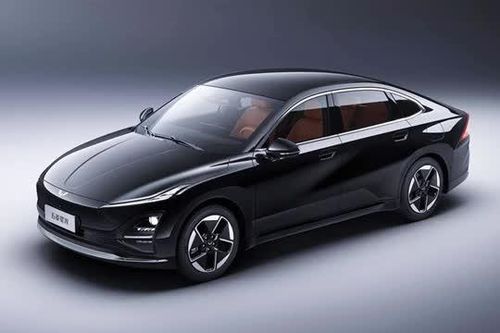 Xe sedan cùng phân khúc với Toyota Camry: Trang bị 'đỉnh nóc', giá rẻ hơn Hyundai Grand i10