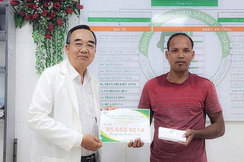 Hơn 95 triệu đồng hỗ trợ bé gái 8 tuổi bị viêm màng não