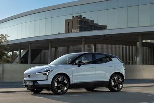 Giá xe Volvo tăng mạnh do thuế, người mua lãnh đủ
