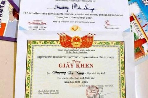 Khoe giấy khen của con lên mạng: Tưởng vô hại nhưng lại nguy hiểm vô cùng