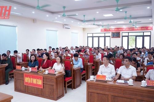 Như Xuân: Vận động 585 hộ dân hiến 219.600m 2 đất xây dựng đường giao thông và kết cấu hạ tầng nông thôn