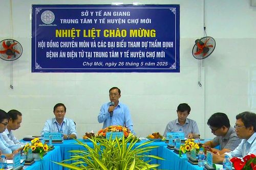 Thẩm định bệnh án điện tử tại Trung tâm Y tế huyện Chợ Mới