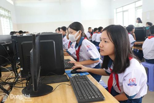 Chinh phục 'công dân số' với nền tảng Bình dân học vụ số