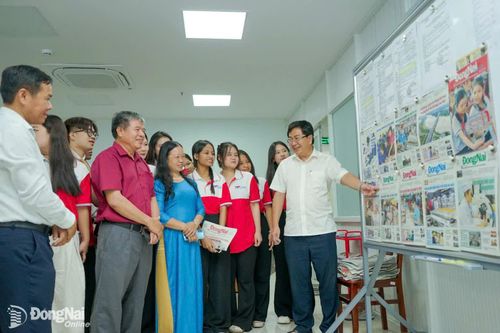 Giao lưu, chia sẻ kinh nghiệm tác nghiệp với sinh viên Trường cao đẳng Phát thanh - truyền hình II