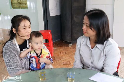 Thăm hỏi, hỗ trợ người thân các nạn nhân bị tai nạn lao động do ngạt khí CO