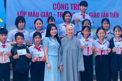 Gia Lai: Bàn giao dự án xây dựng trường cho em