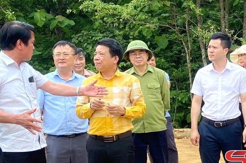 Kiểm tra tiến độ Dự án đường giao thông nối quốc lộ 37 với quốc lộ 279D