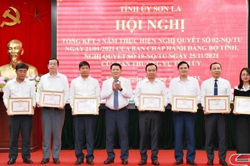 Tiếp tục nâng cao năng lực lãnh đạo và sức chiến đấu của tổ chức cơ sở đảng và củng cố hệ thống chính trị cơ sở