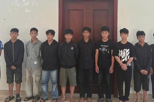 Khởi tố nhóm thanh niên mang dao, kiếm gây rối trật tự công cộng ở Nghệ An