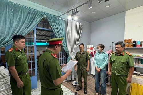 Chi cục Thuế khu vực 15 tăng cường chống buôn lậu, gian lận trong lĩnh vực thuế