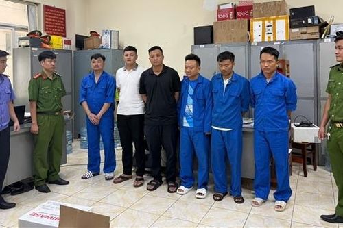Chủ tịch 'siêu' phường cùng 6 người liên quan bị bắt về tội đưa và nhận hối lộ