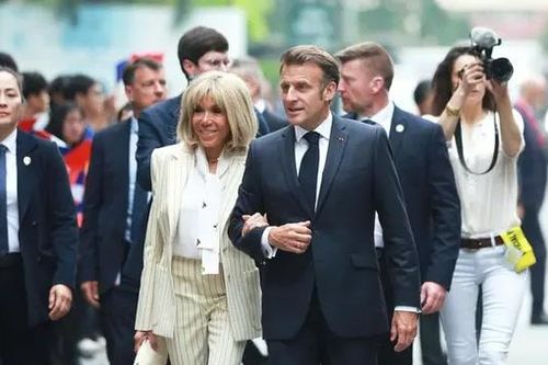 Tổng thống Pháp Emmanuel Macron đăng video cảm ơn Việt Nam