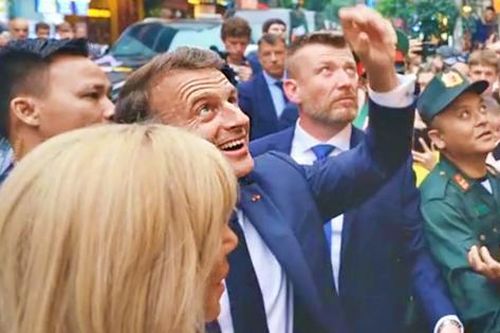 Tổng thống Pháp Emmanuel Macron đăng video lên mạng xã hội cảm ơn Việt Nam