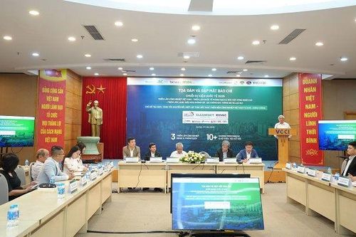 Hơn 500 gian hàng tham dự chuỗi triển lãm ngành công nghiệp