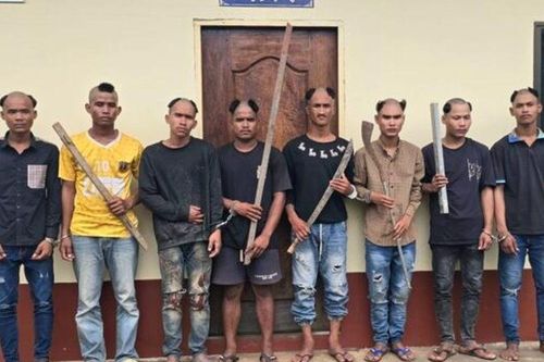 Hai băng nhóm bị bắt giữ sau trận hỗn chiến, điều đáng chú ý nhất lại là... mái tóc của các đối tượng