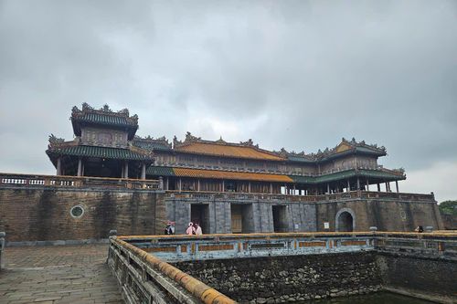 Lầu Ngũ Phụng xuống cấp sau khi chi hơn 80 tỷ trùng tu: Đơn vị thi công nói gì?