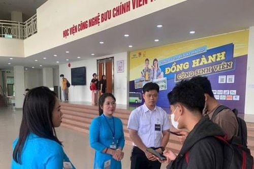 Bến xe Hà Nội và doanh nghiệp vận tải giảm giá vé xe khách cho sinh viên