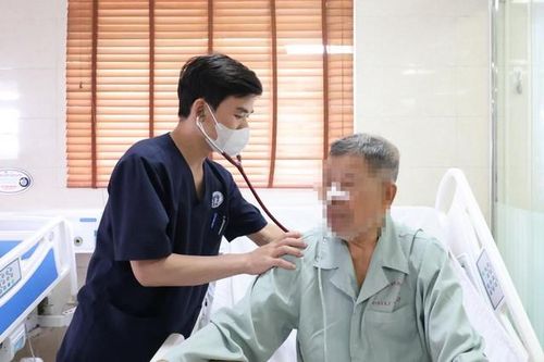 Liên tiếp 2 người đàn ông cao tuổi bị đột quỵ não thoát nguy cơ tử vong nhờ làm việc này