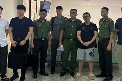 Bắt giữ và bàn giao đối tượng người Hàn Quốc bị Interpol truy nã