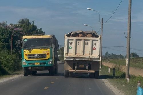 Ám ảnh xe chở đất đá trên quốc lộ