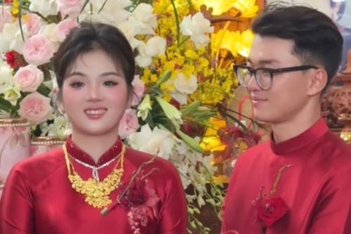 Cô dâu miền Tây nhận của hồi môn 'khủng', độc lạ ở đám cưới