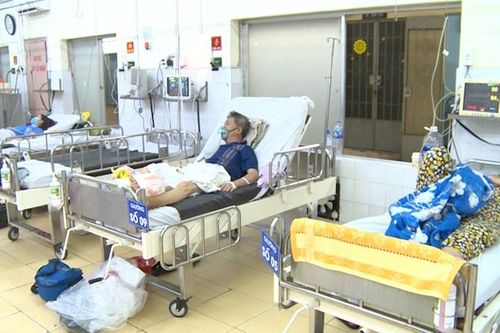 Không tự ý điều trị bằng thuốc kháng virus khi mắc Covid-19