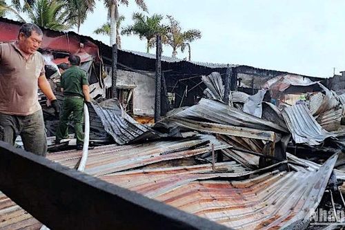 Dập tắt cháy lớn ở cây xăng miền biển Cà Mau