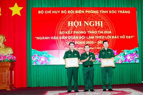 Cấp phát thuốc miễn phí cho hơn 20.000 người dân biên giới biển Sóc Trăng
