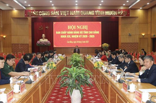 Cao Bằng: Công bố các quyết định về công tác cán bộ