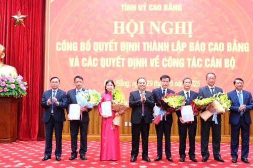 Công bố quyết định hợp nhất Báo Cao Bằng và Đài Phát thanh - Truyền hình Cao Bằng
