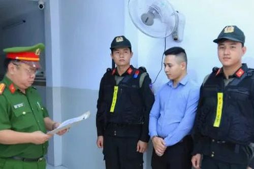 Đồng Nai bắt quả tang cơ sở sản xuất hàng trăm tấn phân giả
