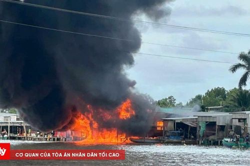 Cháy cơ sở kinh doanh xăng, dầu tại Cà Mau