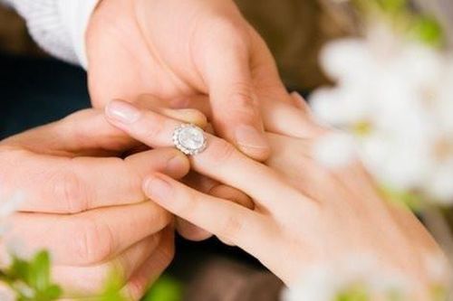 Tỉnh thành ở Hàn Quốc tặng tiền cho các đôi mới cưới, có nơi lên tới 23.000 USD