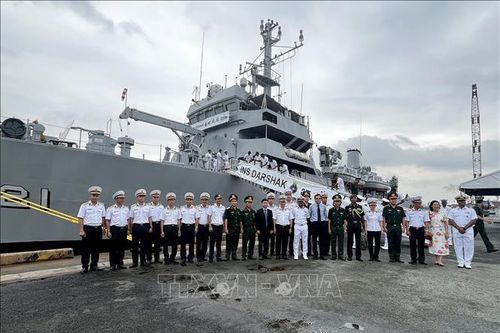 Tàu hải quân Ấn Độ Ins Darshak thăm Thành phố Hồ Chí Minh