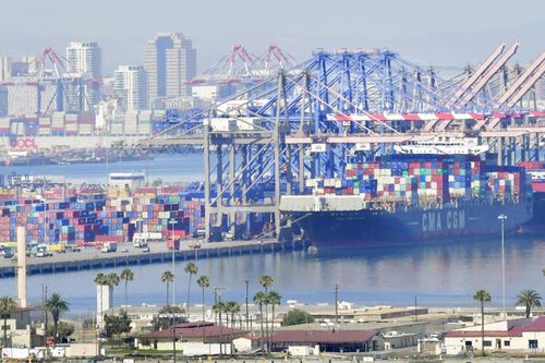 Phán quyết chặn thuế đẩy chương trình nghị sự kinh tế của ông Trump vào hỗn loạn