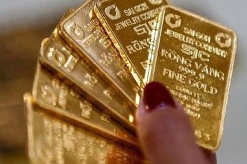 Nóng nhất trong ngày: Giá vàng lao dốc sau chỉ đạo 'nóng'; Nghìn cửa hàng 'chợ Thổ Tang' đóng cửa, bất ngờ lý do phía sau