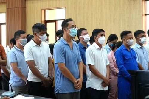 Gần 1,8 tỷ đồng tiền 'cảm ơn' và những lời biện minh trước tòa