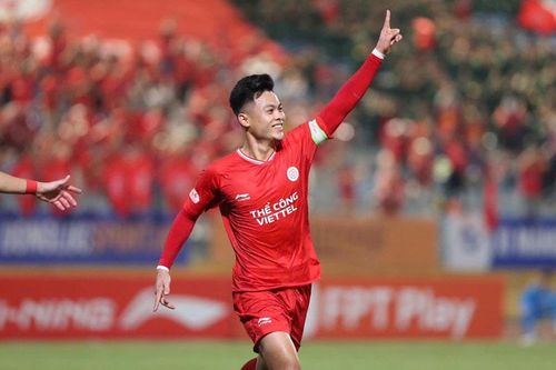 Tuyển thủ Việt Nam sắp cập bến tân binh V.League, nhận 'lót tay' gần 1 triệu USD?