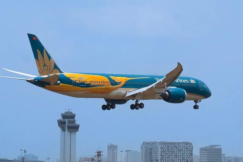 Sân bay Tân Sơn Nhất dự kiến đón gần 10 triệu lượt khách trong dịp hè