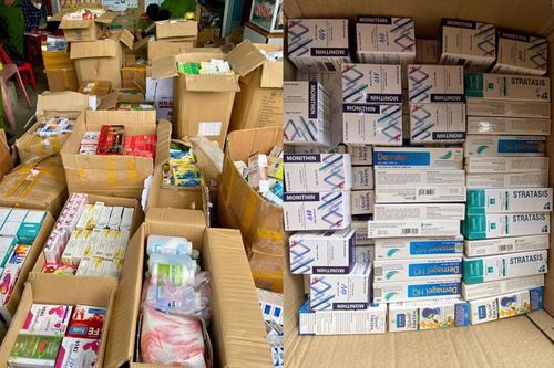 Quảng Bình : Phát hiện tại hai quầy thuốc 'chui' hơn 5.000 sản phẩm không rõ nguồn gốc