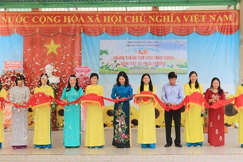 Trường Tiểu học Lê Văn Nhung khánh thành Thư viện thân thiện