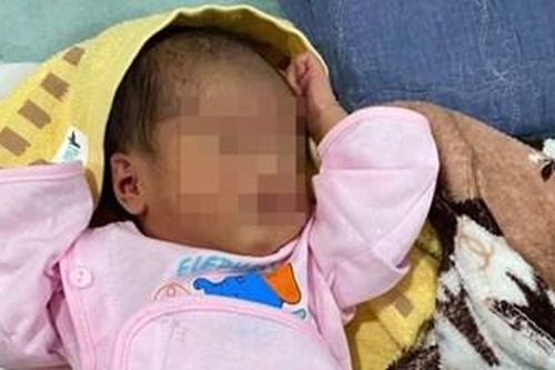 Một trẻ sơ sinh bị bỏ rơi tại phường Thuận Lộc