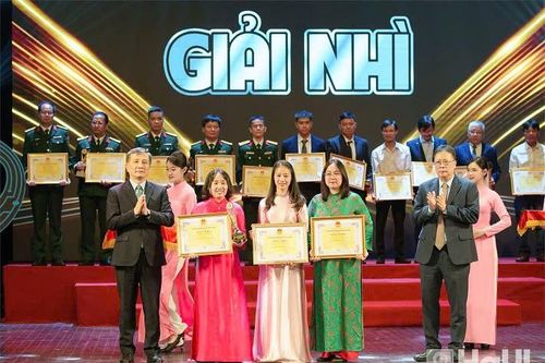 Khoa Công nghệ Hóa - Trường Đại học Công nghiệp Hà Nội xuất sắc giành giải Nhì tại VIFOTEC 2024