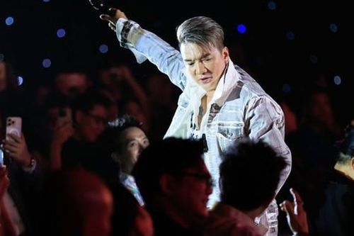 Đàm Vĩnh Hưng 'lột xác' ở album 'Thanh xuân không phải để khóc'