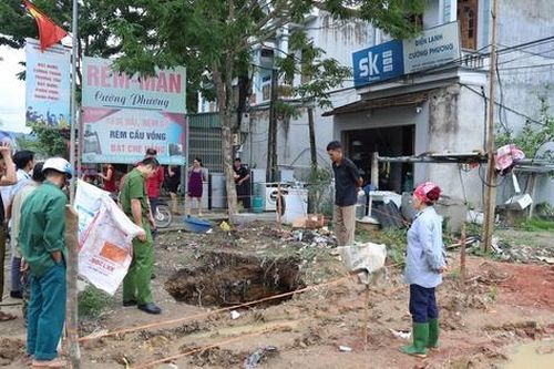 Xuất hiện hố 'tử thần' tại Tuyên Quang