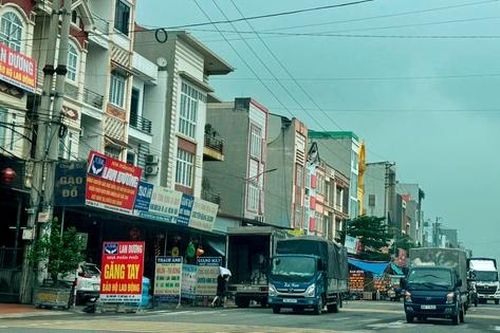 Vĩnh Phúc: Tiểu thương thị trấn Thổ Tang hoạt động trở lại