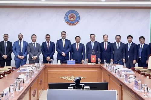 Bộ trưởng Bộ Tài chính tiếp lãnh đạo Quỹ Đầu tư Quốc gia Oman, xúc tiến dòng vốn tỷ USD vào Việt Nam