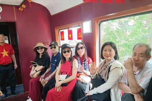 Bình Định: Chính thức khai thác chuyến tàu du lịch Quy Nhơn - Diêu Trì từ 1/6
